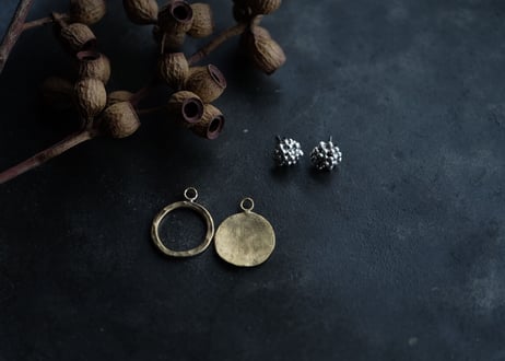 アシンメトリー　真鍮プレート＆粒々3way ピアス