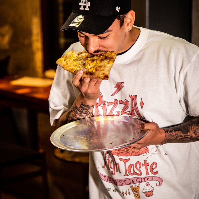 浅井健一【ピンクの旨いピザ】 | PIZZA MONSTAR