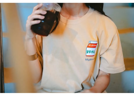 【送料198円】宮平牛乳 237ml Tシャツ  ライトベージュ