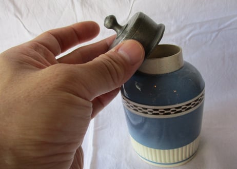 Tea caddy pot / Cream-ware