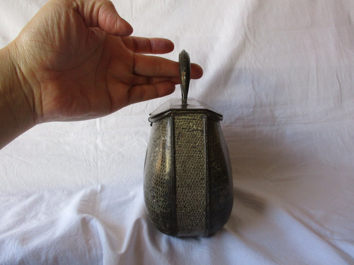 Tin Bscuits box「HUNTLEY ＆ PALMERS」 | boil