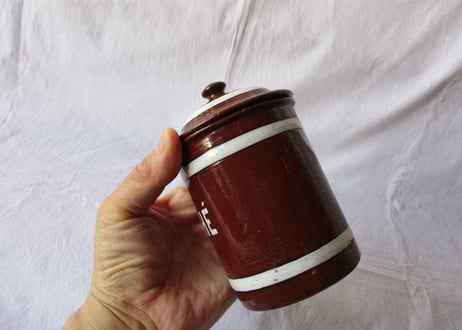 Enamel canister / Tea