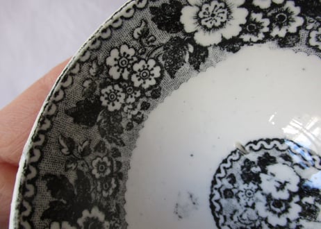 'Grisaille' Tea bowl「Boch Frere」