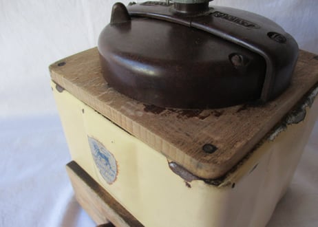 Old Coffee Mill「Peugeot Frères」【F】ダメージ