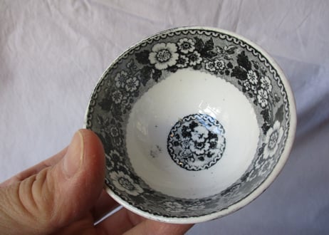 'Grisaille' Tea bowl「Boch Frere」