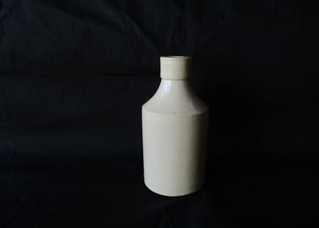 Stoneware / White bottle