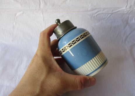 Tea caddy pot / Cream-ware