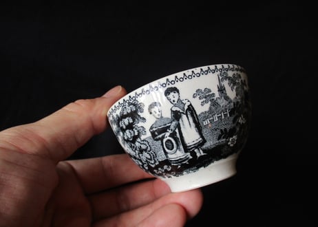 Tea bowl & Saucer / ORPHANS