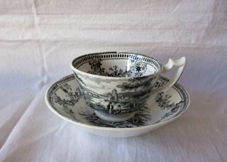 'Grisaille' Tea cup & Saucer「Pavillion」【A】