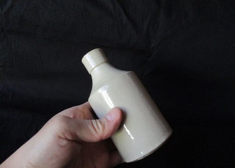 Stoneware / White bottle