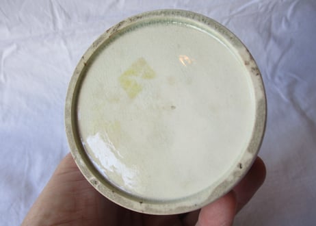 Tea caddy pot / Cream-ware
