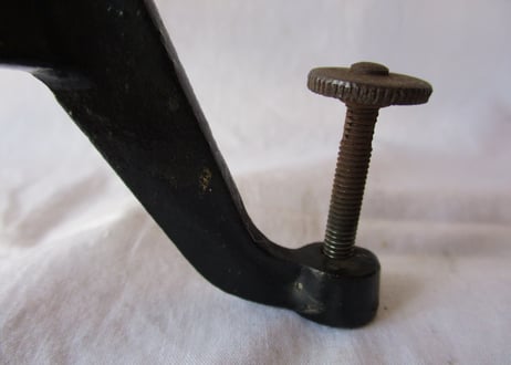 Letter Scale / Iron & Enamel 250g