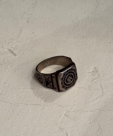 IMPORT / Berber Ring