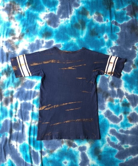 r /  Vintage Tee
