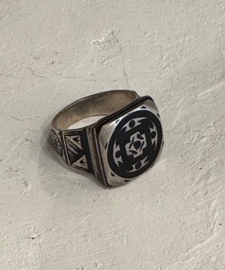 IMPORT / Berber Ring