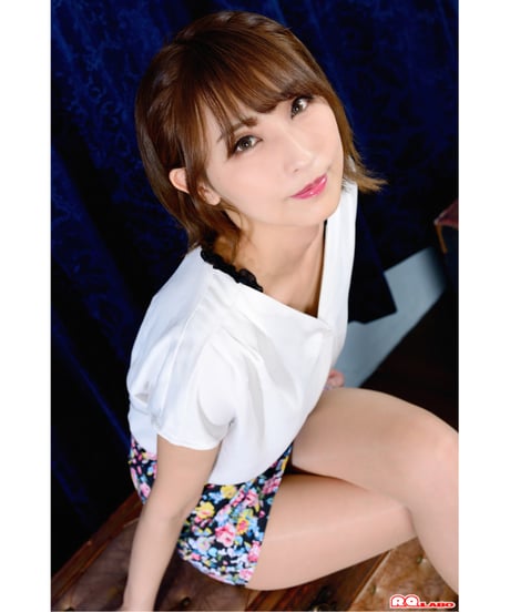 藤宮あかりさん／OL制服2＋ビキニ水着 【大】サイズ