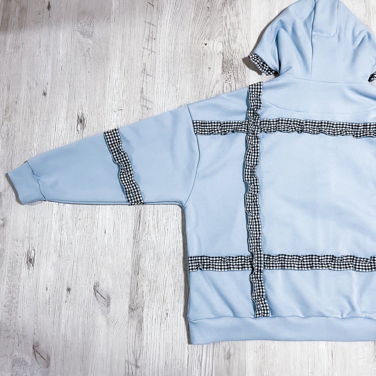 フリルチェックハイネックパーカー<light blue × black> | satoi