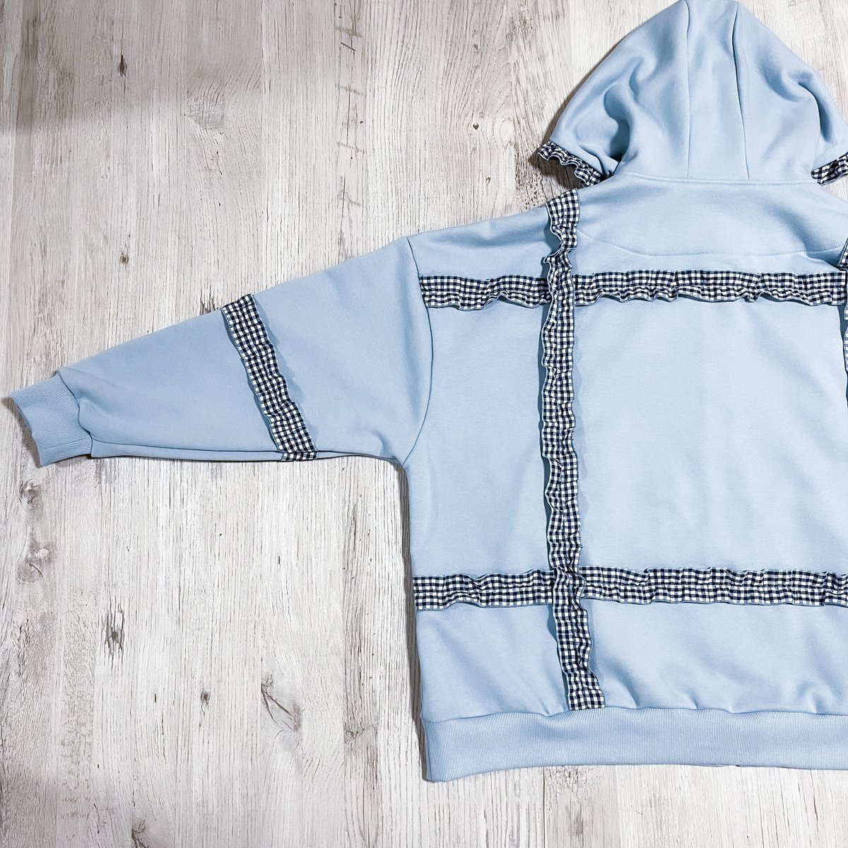 【satoi】 フリルハイネックパーカー light blue フリルチェックハイネックパーカー<light blue × blue> | satoi