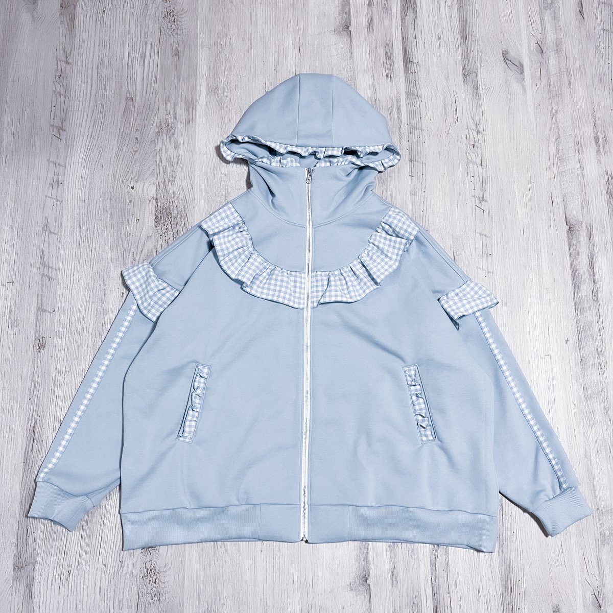 satoi フリルハイネックパーカー gray blue Satoi フリルハイネックパーカー gray blue