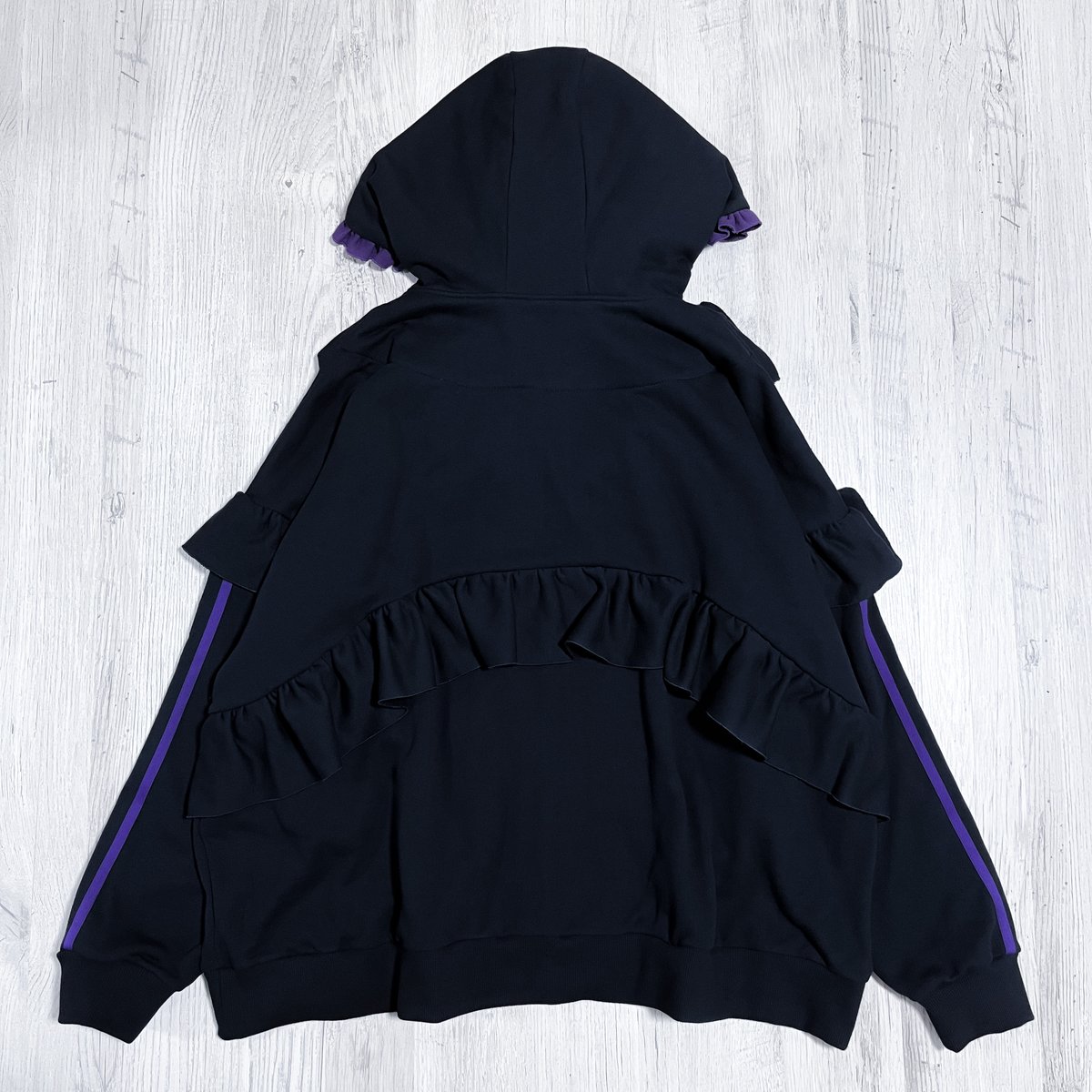 美品 satoi フリルハイネック パーカー ブラック 販売終了 Fサイズ 届2月下旬】フリルハイネックパーカー<black × purple> | satoi