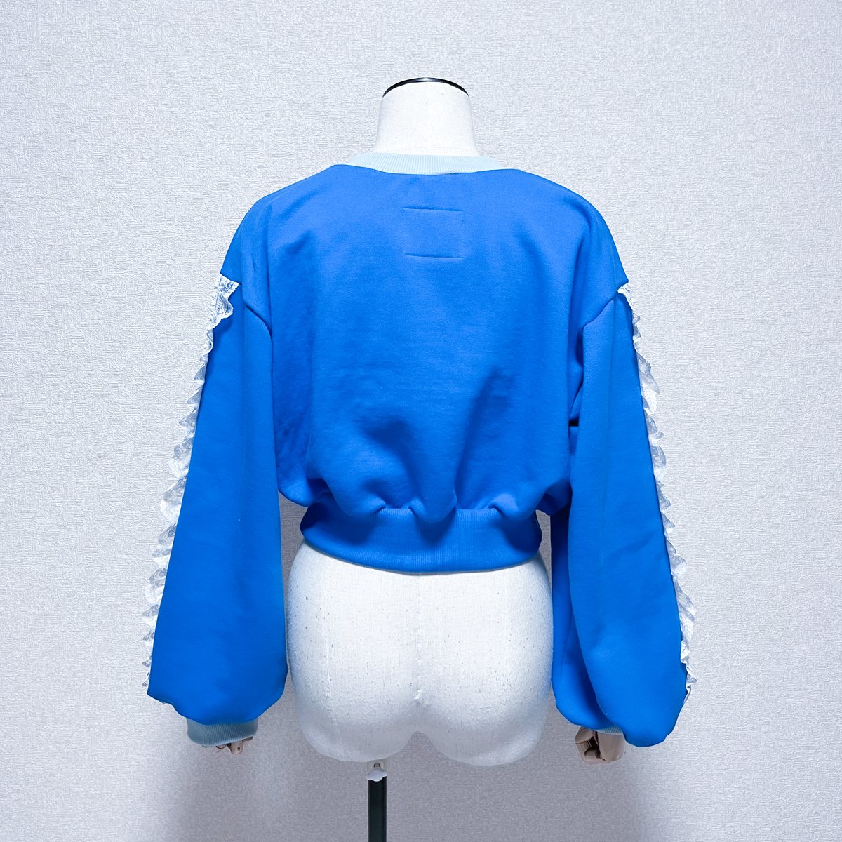 フリルラインショートスウェット<blue × light blue> | satoi