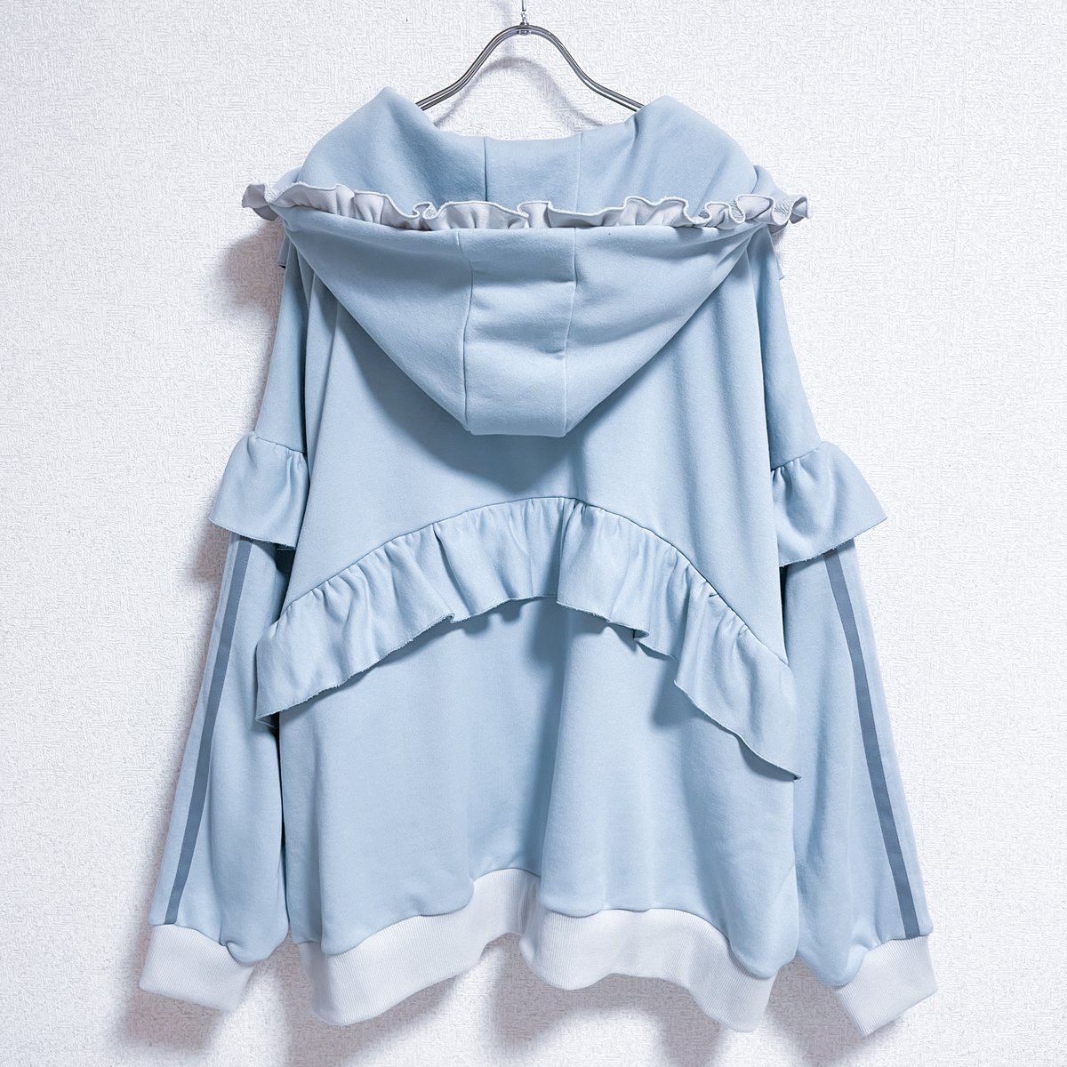 satoi】 フリルハイネックパーカー light blue （satoi
