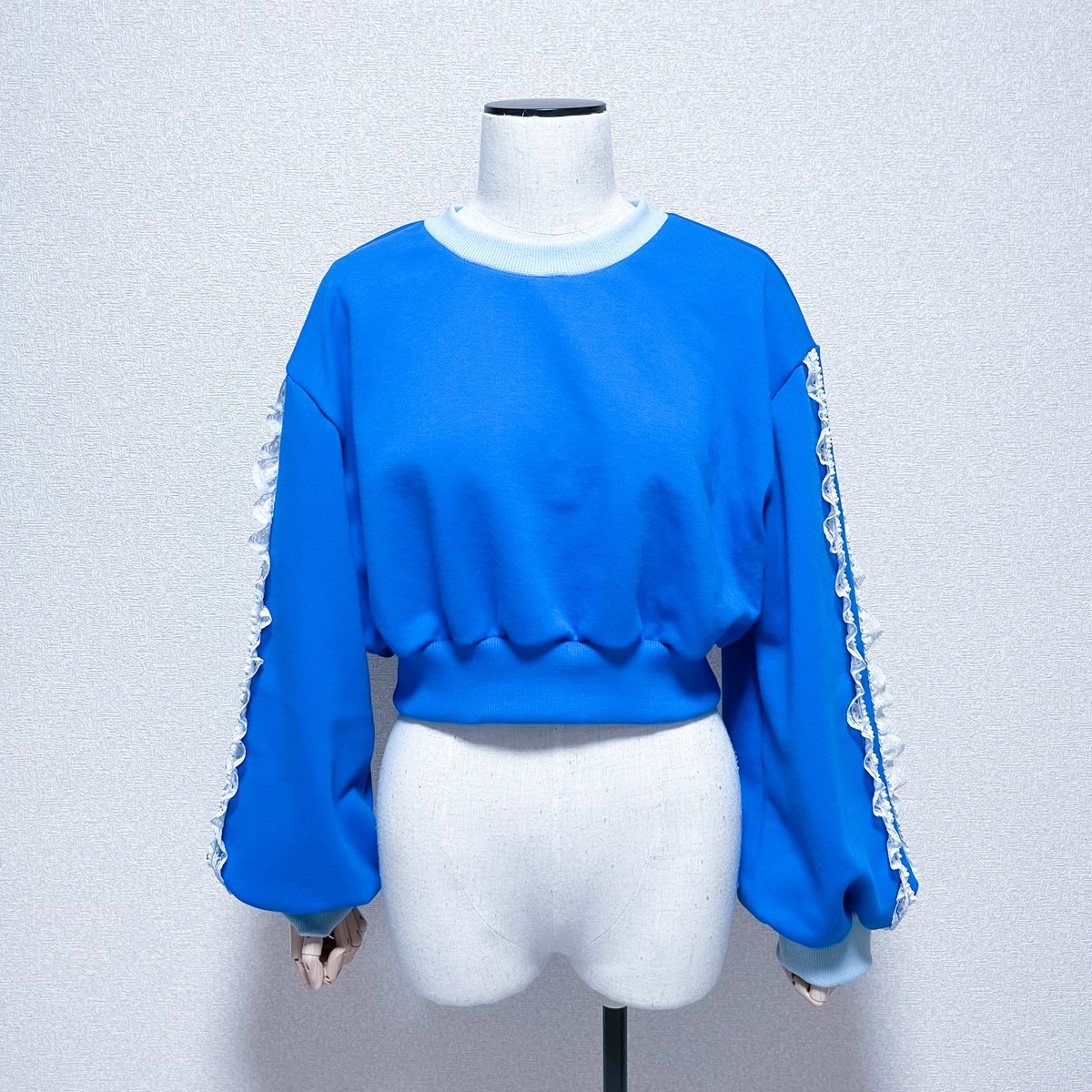 フリルラインショートスウェット<blue × light blue> | satoi