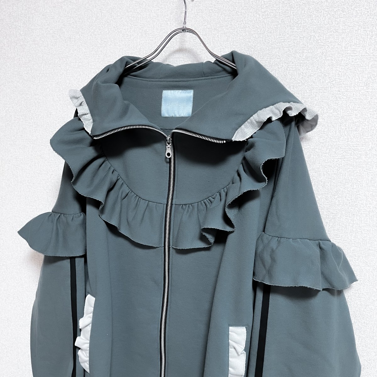 satoi フリル パーカー アウター 水色 グレー フリルハイネックパーカー<ash green × light gray> | satoi