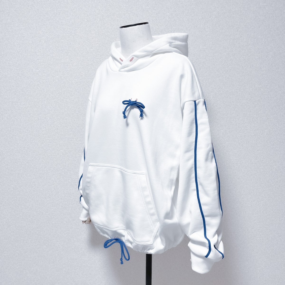 ループプルオーバーパーカー<white × orange × blue> | satoi