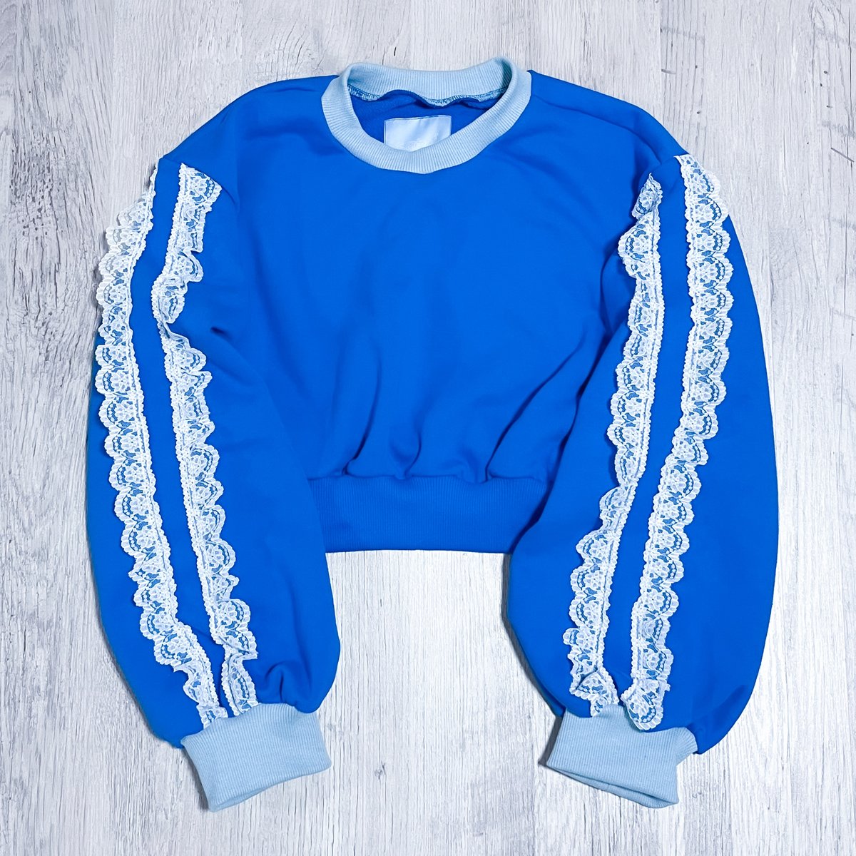 フリルラインショートスウェット<blue × light blue> | satoi