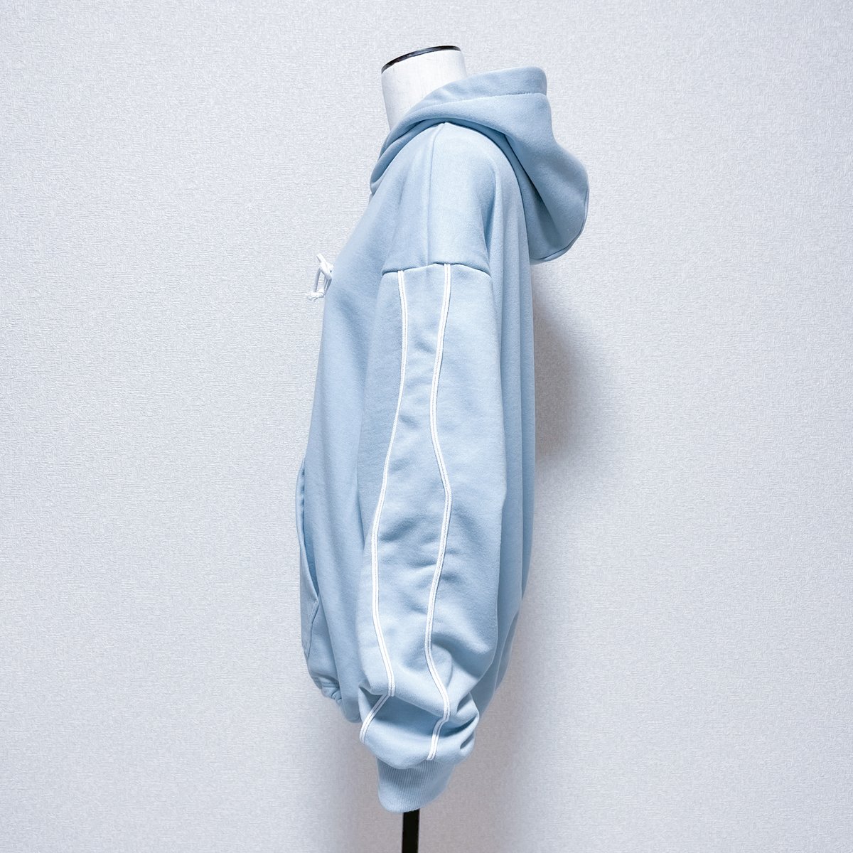 作家さん　リネン　白　萌え袖パーカープルオーバー（青みみ）　ハンドメイド ループプルオーバーパーカー<light blue × blue × white> | satoi