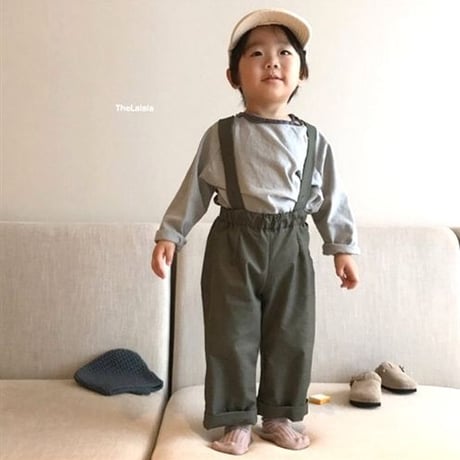 韓国子供服　サイドボタン　サスペンダーパンツ