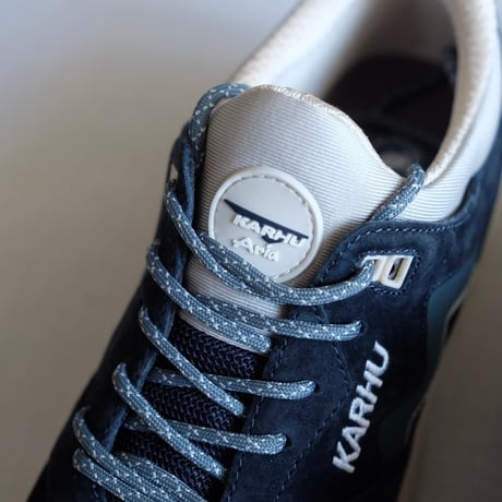 KARHU Aria 95 India Ink/Stormy Weather