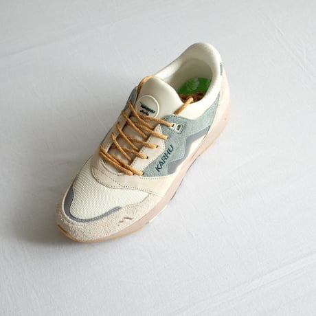 KARHU Aria 95 Turtledove/Iceberg Green