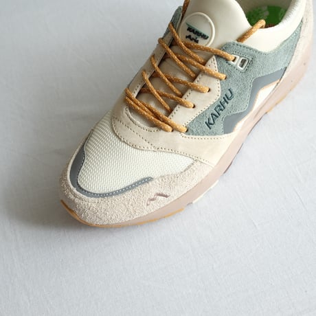 KARHU Aria 95 Turtledove/Iceberg Green