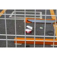 柴田祐輔「公共と自由- 駐車場・カップ麺の容器-」／ Yusuke Shibata  "Public and Freedom"
