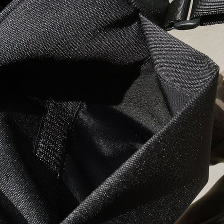 IFNI SHOULDER BAG [OLIVE]