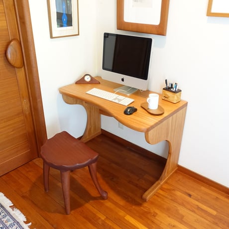 美品 ギャラリー良工房 定価25万円 RYO工房 サイドテーブル 彫刻家具 美品 ギャラリー良工房 定価25万円 RYO工房 サイドテーブル 彫刻家具