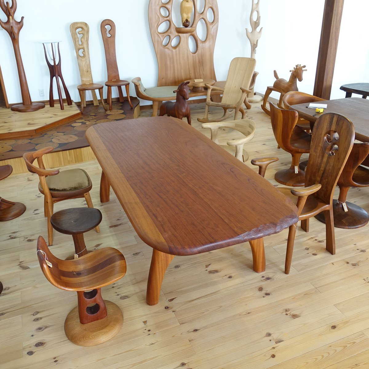 美品 ギャラリー良工房 定価25万円 RYO工房 サイドテーブル 彫刻家具