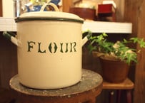 FLOUR缶（enamel)