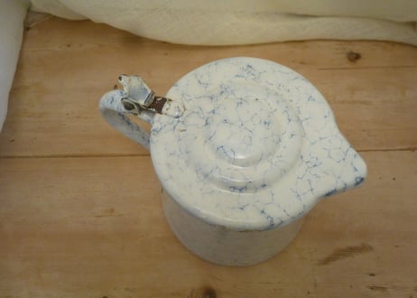 milk jug (フランス製）