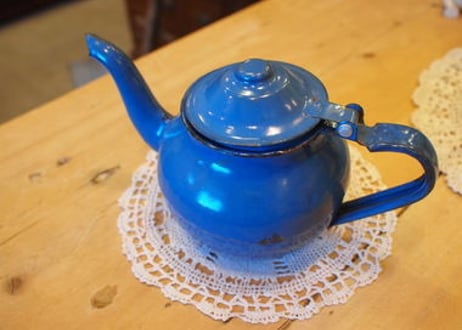 enamel pot（ホーロー製）