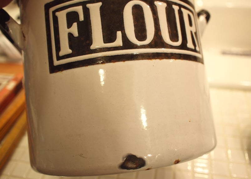 FLOUR缶（enamel） | アンティーク雑貨店 Antique cise