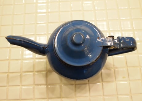 enamel pot（ホーロー製）