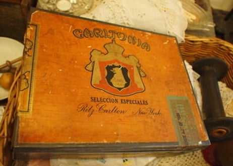煙草缶（cegarette can）フランス製