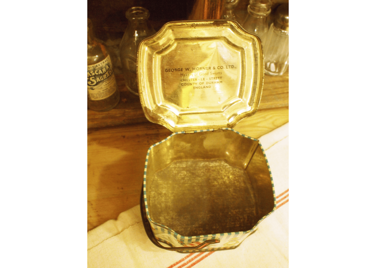 tin缶（取っ手付き）イギリス | アンティーク雑貨店 Antique