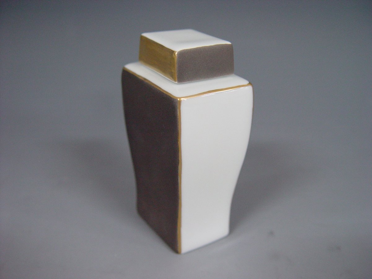 墨 茶入（製造中止品） | WEB有田陶器市 ｜ 深川製磁 おうちで陶器市