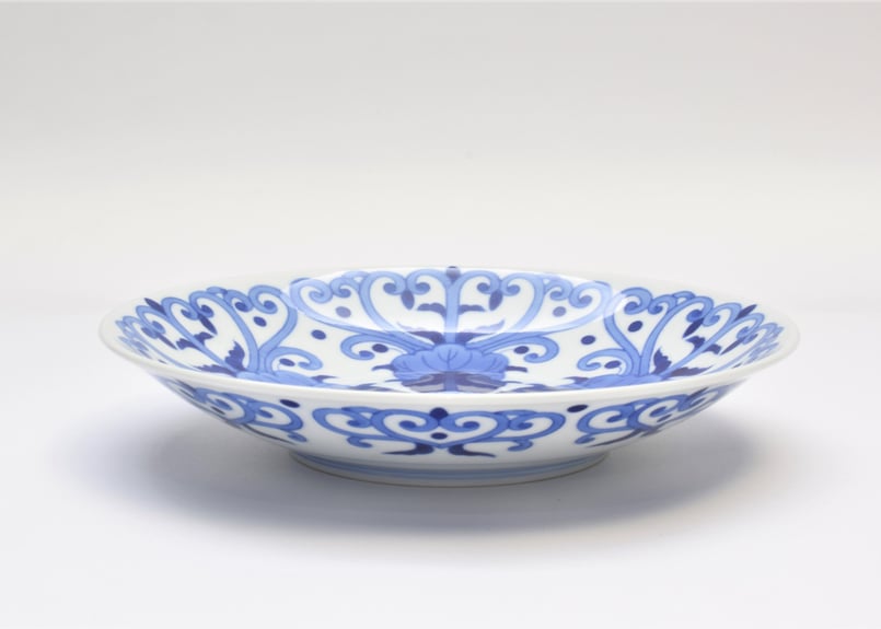 染付菊唐草 6号深和皿(アウトレット品) | WEB有田陶器市 染付菊唐草 6号深和皿(アウトレット品) | WEB有田陶器市
