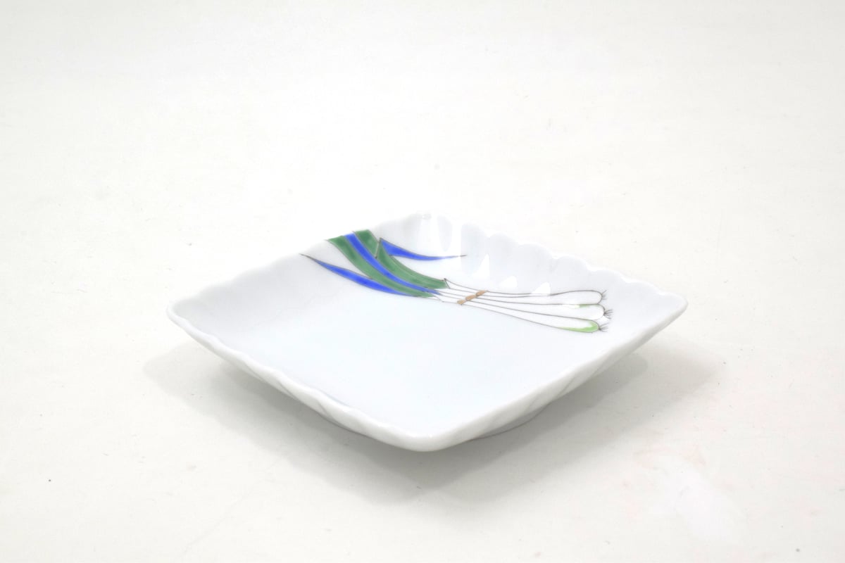 ネギ 菊割角小皿（陶器市制作品） | WEB有田陶器市 ｜ 深川製磁 おうち