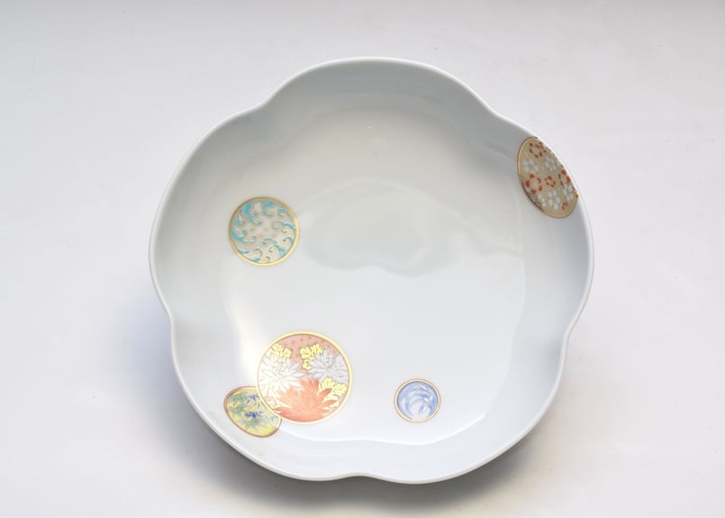 寿赤絵 梅型6号鉢(アウトレット品) | WEB有田陶器市 | 深川 寿赤絵 梅型6号鉢(アウトレット品) | WEB有田陶器市 | 深川